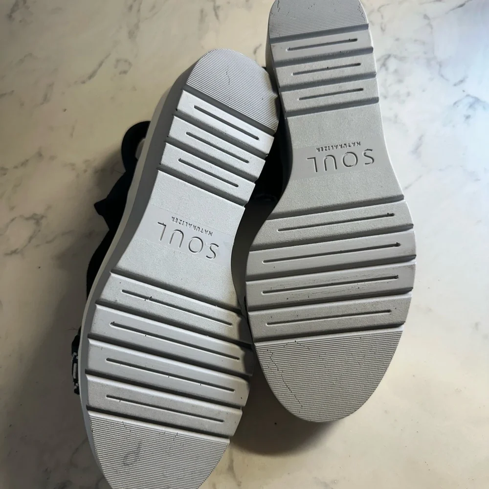 SOUL Naturalizer Black and White Wedge Sandals